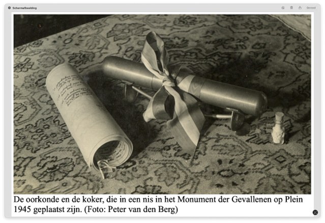 De koker met namen van de gevallenen